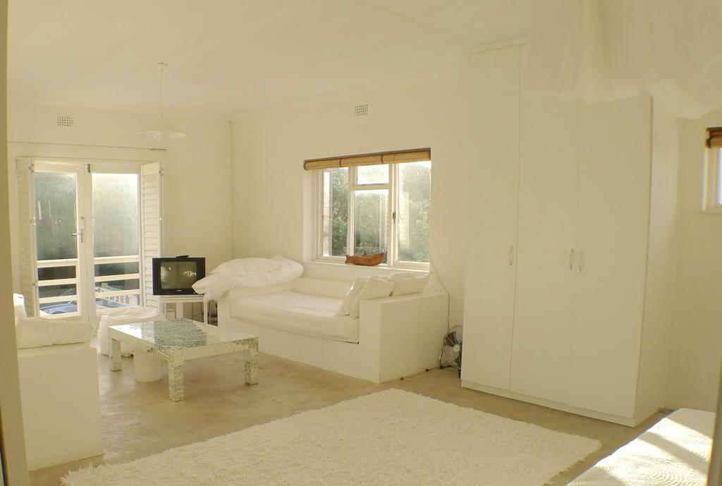 Bamboo Beach Seaside House Hotel Hermanus Exterior photo
