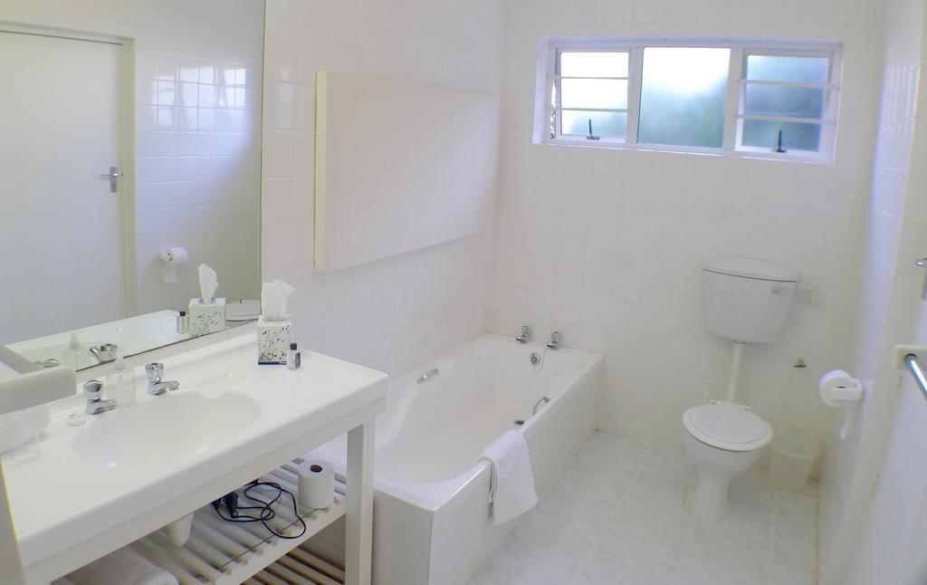Bamboo Beach Seaside House Hotel Hermanus Exterior photo