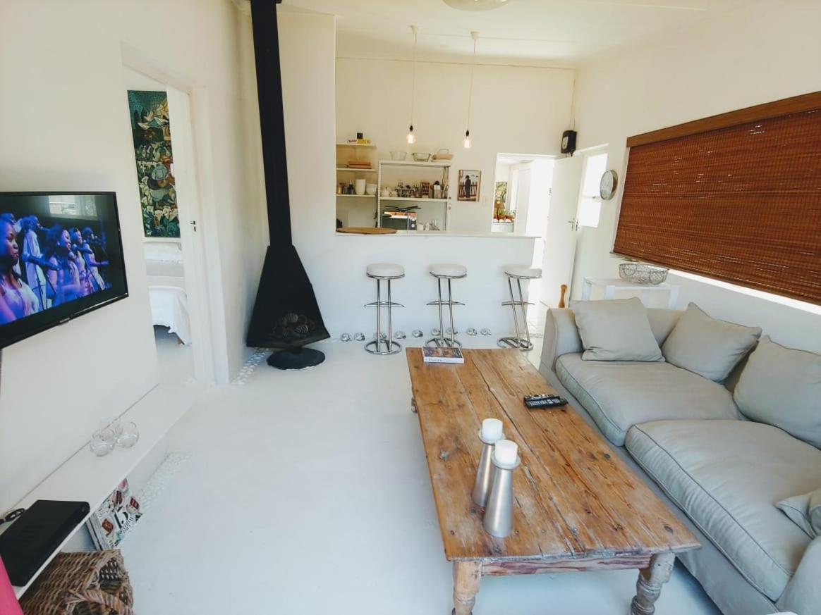 Bamboo Beach Seaside House Hotel Hermanus Exterior photo